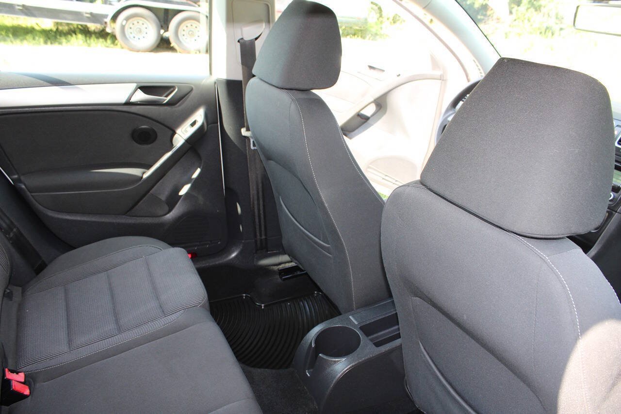 Used 2011 Volkswagen Golf 4-Door FWD image 37