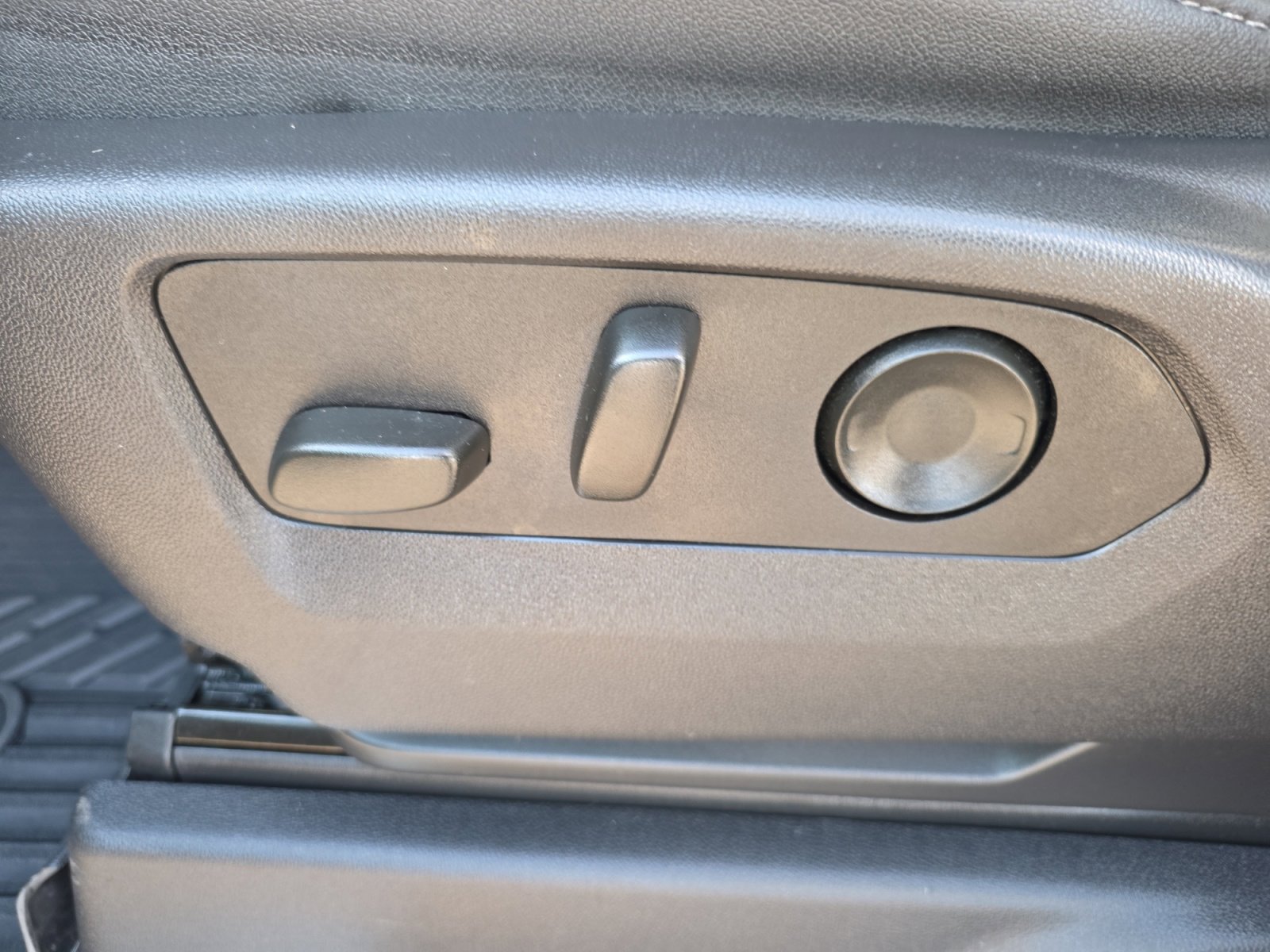 Used 2023 Chevrolet Silverado 1500 LT Trail Boss w/ LT Trail Boss Premium Package image 13