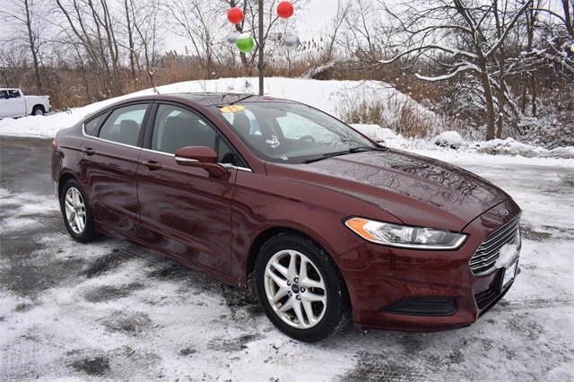 Used 2015 Ford Fusion SE image 1