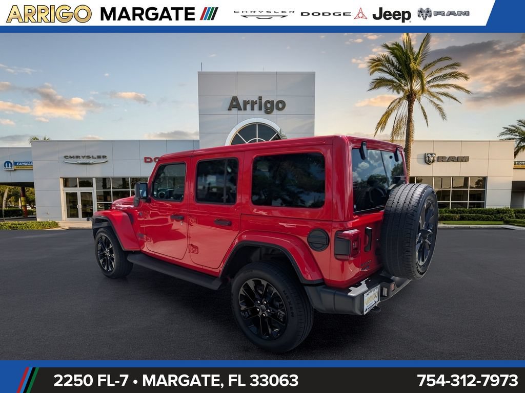 Used 2025 Jeep Wrangler Unlimited Sahara AWD/4WD image 7