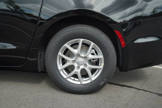 New 2026 Chrysler Voyager LX image 38