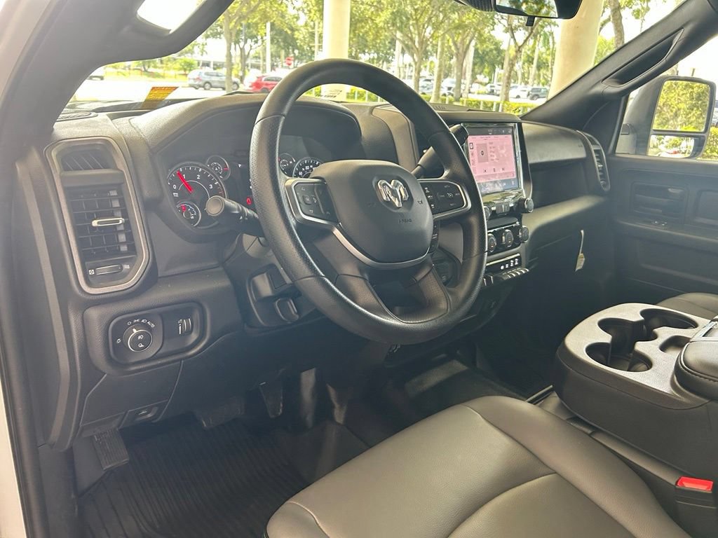 Used 2025 RAM 3500 Tradesman w/ Bed Convenience Group AWD/4WD image 7