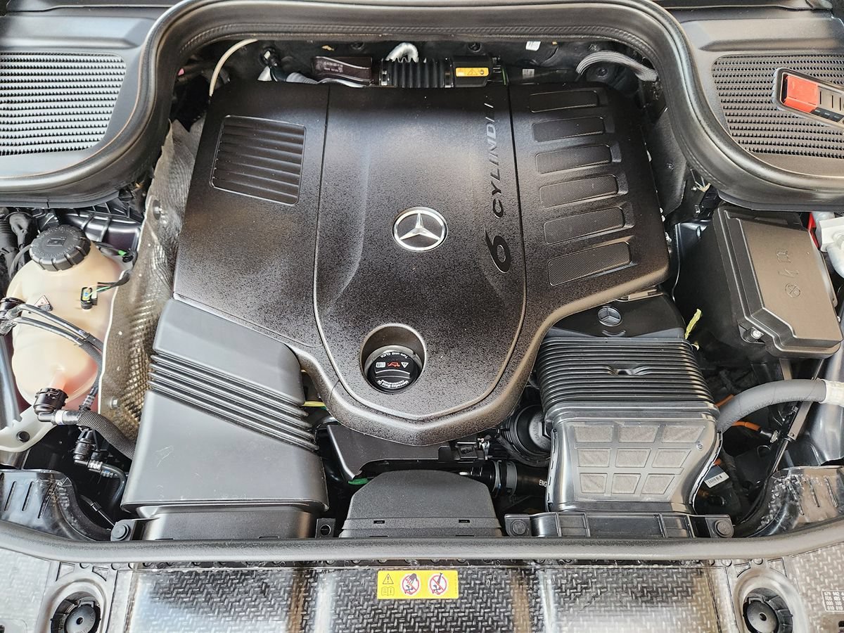 Used 2025 Mercedes-Benz GLE 450 4MATIC Coupe w/ Driver Assistance Package image 53