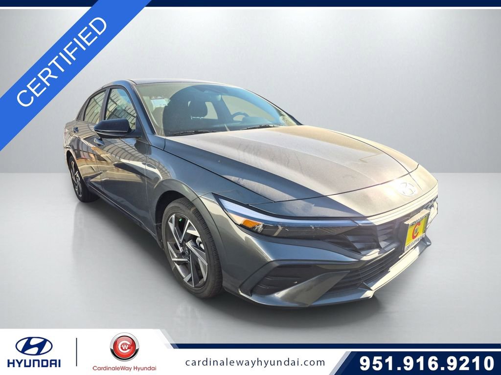 Used 2025 Hyundai Elantra SEL image 1