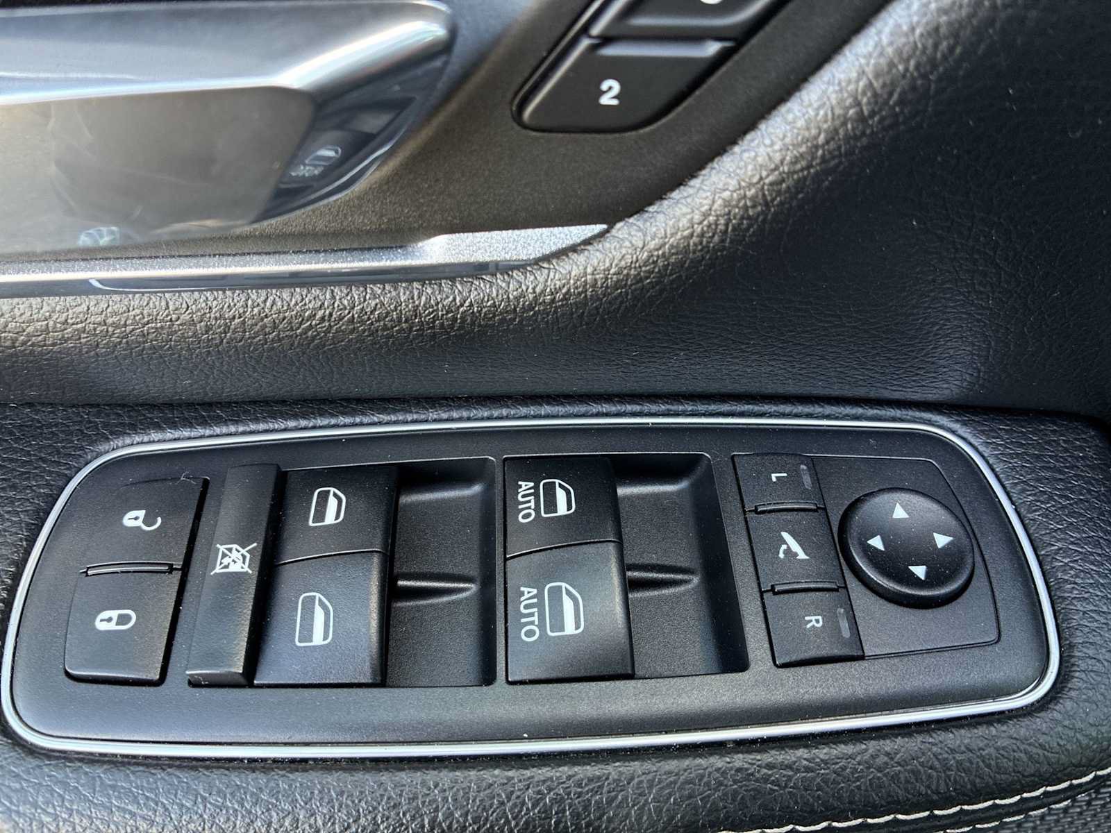 Used 2019 RAM 1500 Laramie AWD/4WD image 15
