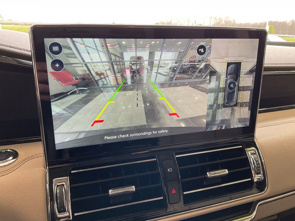 Used 2023 Lincoln Navigator Reserve image 16