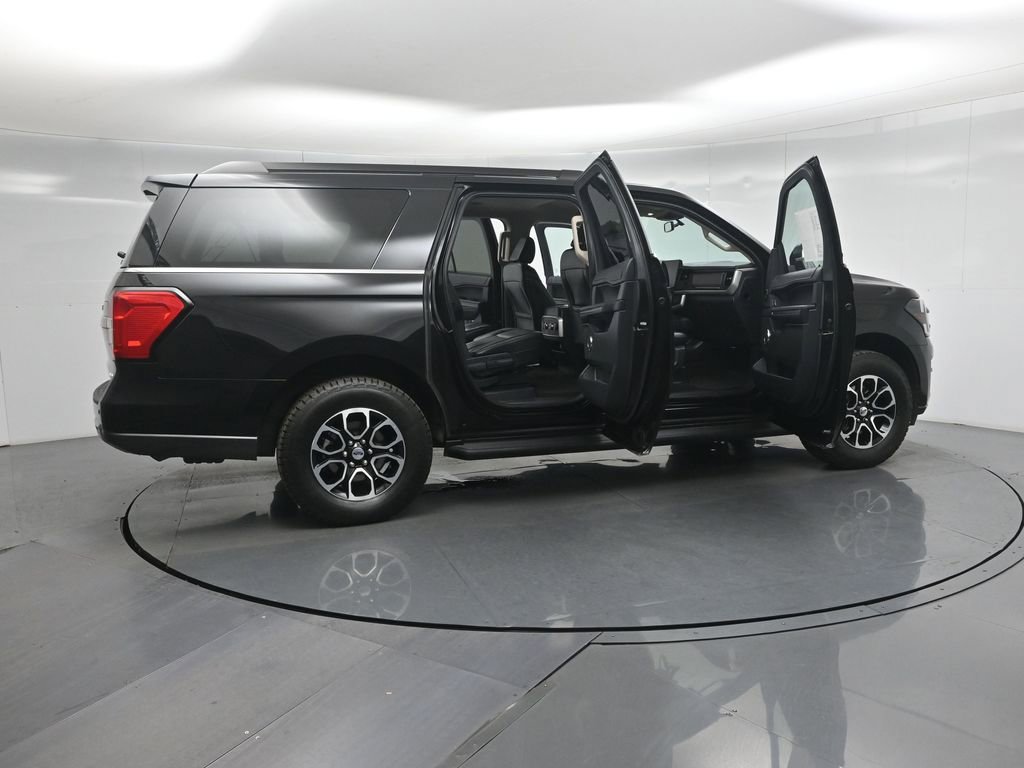 Certified 2024 Ford Expedition Max XLT image 5
