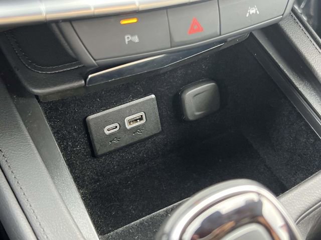 Used 2024 Cadillac XT4 Premium Luxury image 18