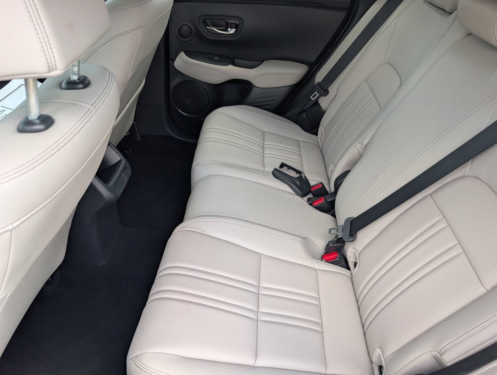 Used 2025 Honda HR-V EX-L image 11