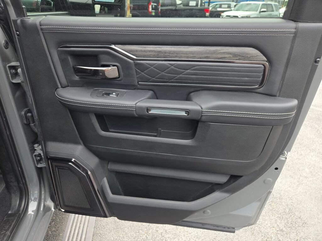 Certified 2026 RAM 3500 Limited AWD/4WD image 11