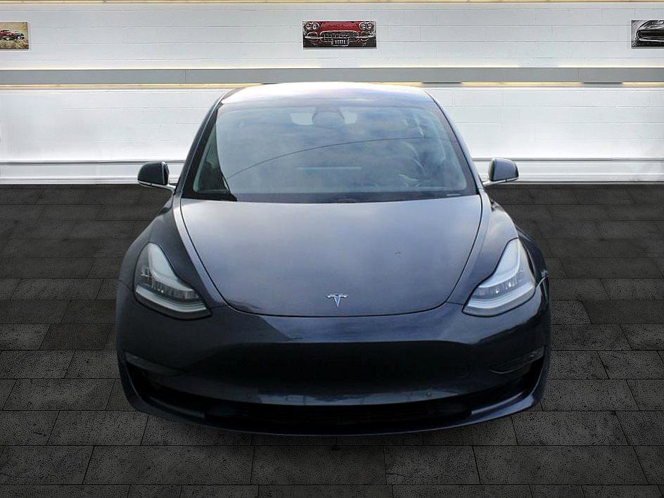 Used 2019 Tesla Model 3 Standard Range Plus image 2