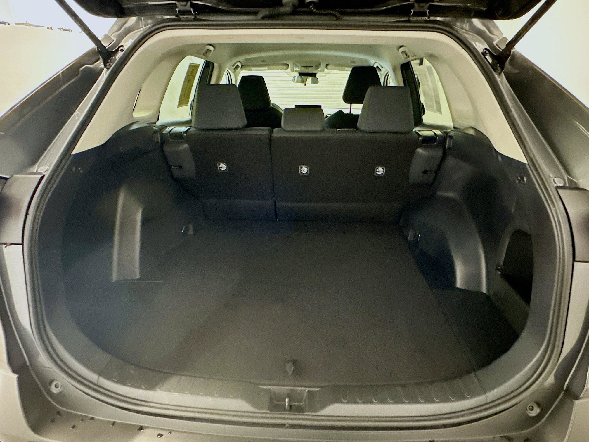 Used 2025 Toyota RAV4 LE image 30