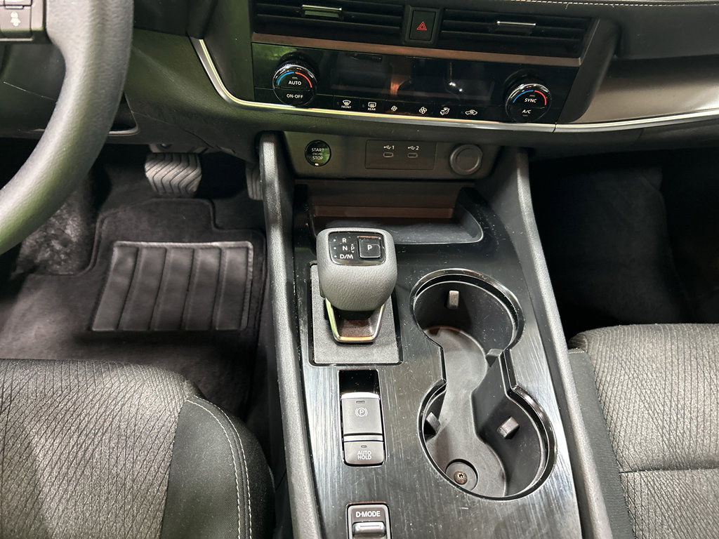 Used 2024 Nissan Rogue S FWD image 15
