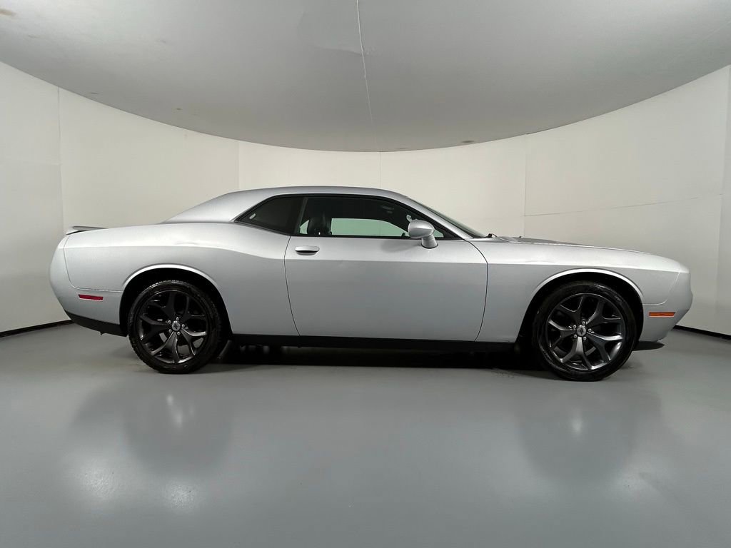 Used 2019 Dodge Challenger SXT w/ Plus Package RWD image 8