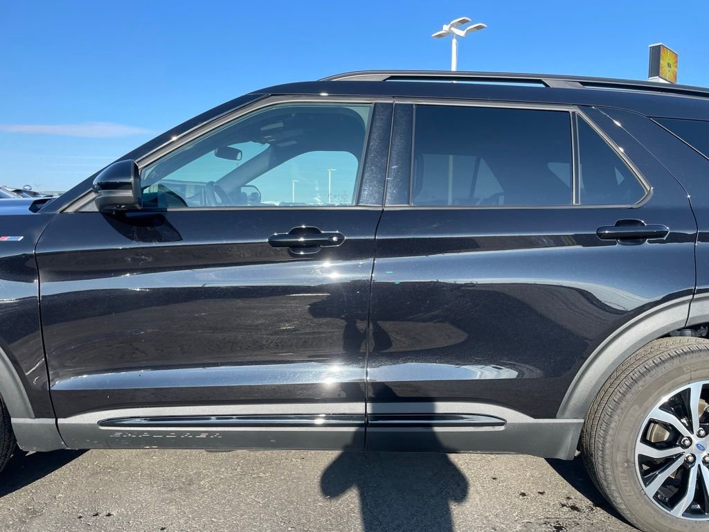 Used 2025 Ford Explorer ST-Line AWD/4WD image 30