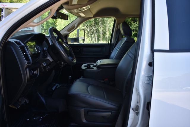 Used 2020 RAM 5500 Tradesman w/ Chrome Appearance Group AWD/4WD image 12