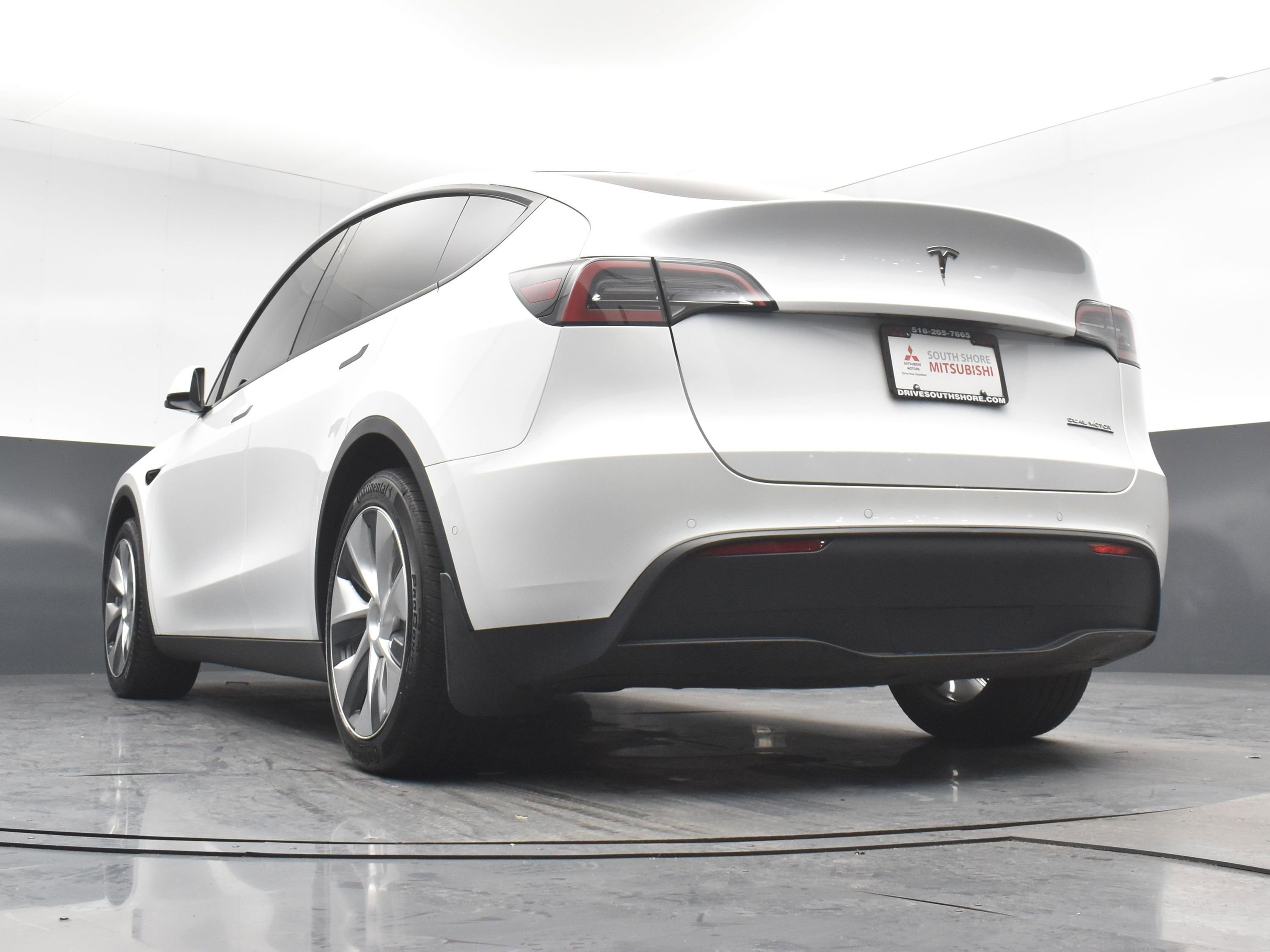 Used 2021 Tesla Model Y Long Range image 19