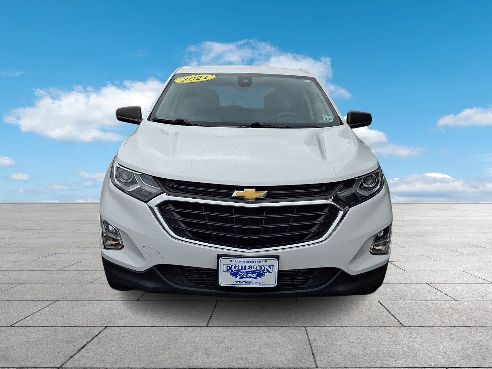 Used 2021 Chevrolet Equinox LS w/ LS Convenience Package FWD image 2