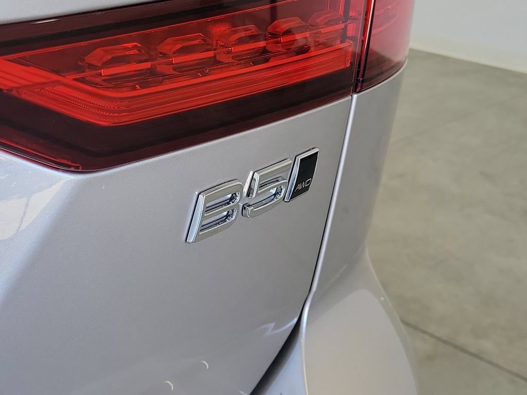 New 2026 Volvo V60 B5 Cross Country Ultra w/ Protection Package Premier AWD/4WD image 8