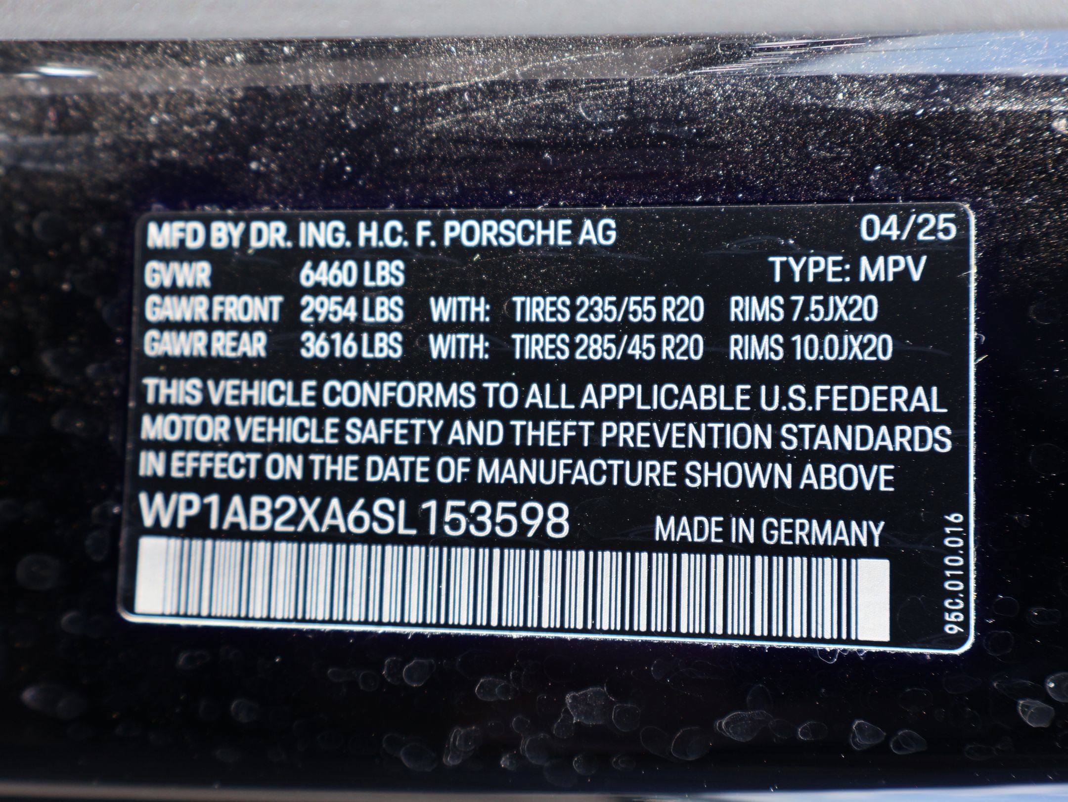 Certified 2025 Porsche Macan 4S Electric AWD/4WD image 35