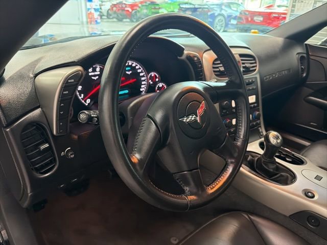 Used 2005 Chevrolet Corvette Coupe w/ Preferred Equipment Group image 17