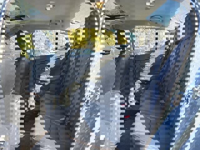 Used 2024 Nissan Sentra SR w/ SR Premium Package image 13