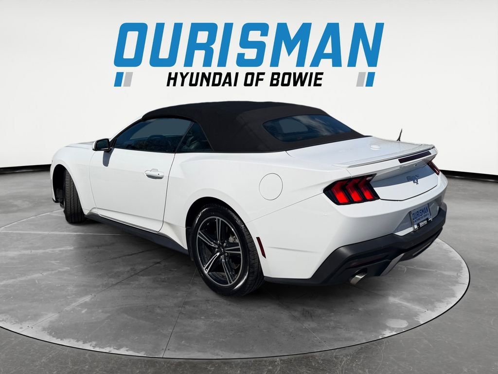 Used 2025 Ford Mustang Premium image 4