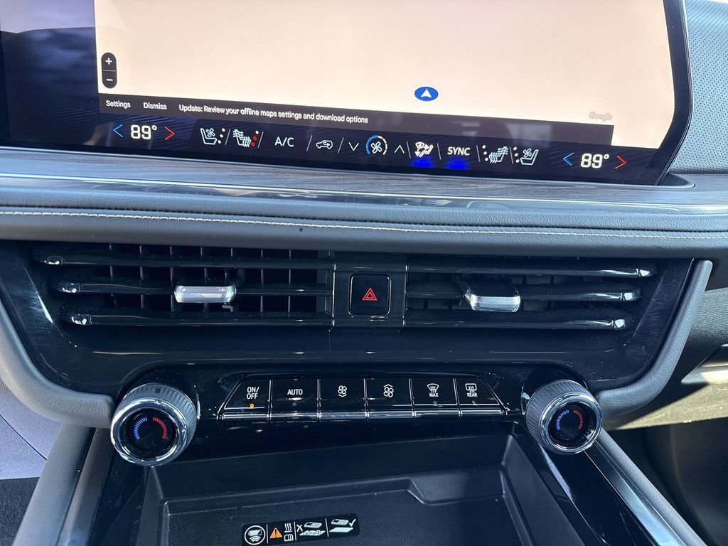 Used 2025 Chevrolet Suburban Premier image 19