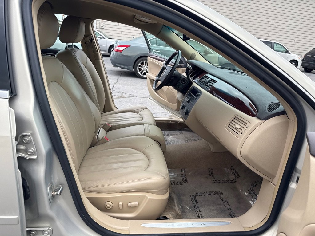 Used 2007 Buick Lucerne CXL w/ Luxury Package FWD image 12