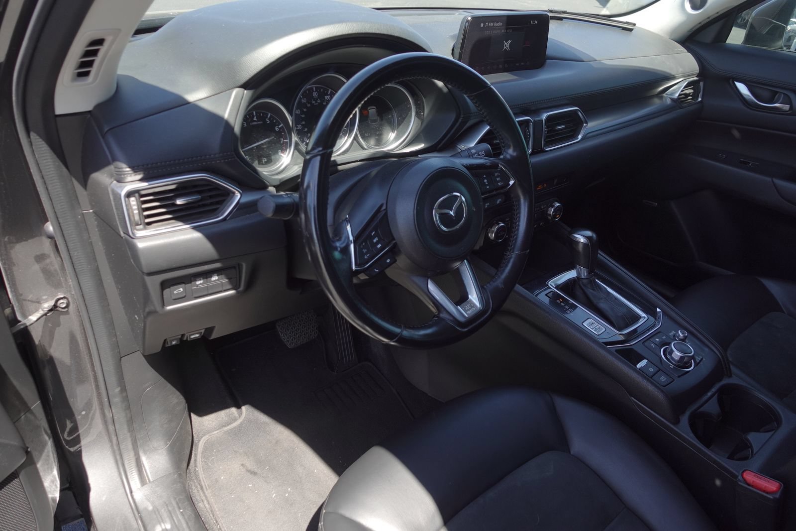 Used 2018 MAZDA CX-5 Touring w/ Preferred Equipment Package FWD image 9