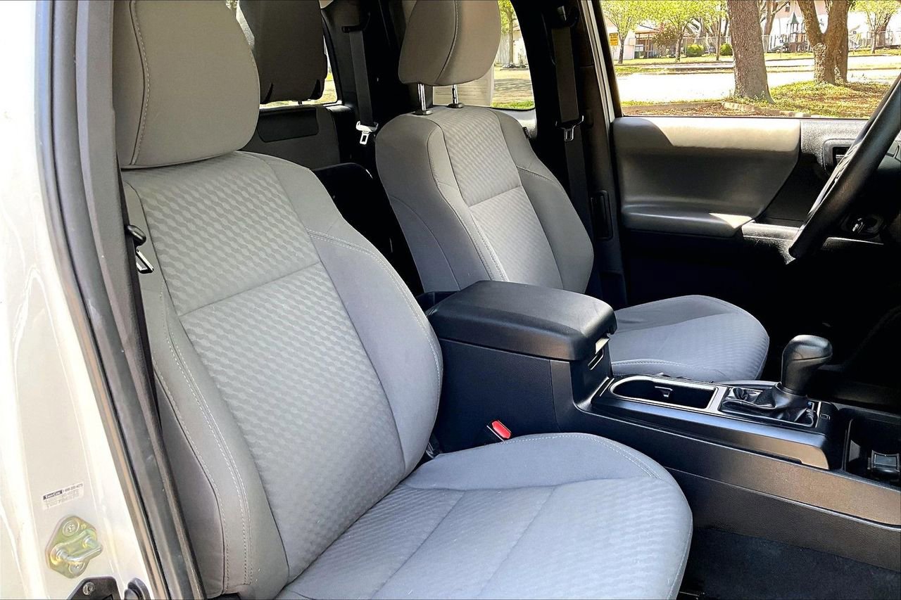 Used 2020 Toyota Tacoma SR AWD/4WD image 28
