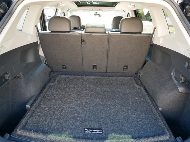 Used 2018 Volkswagen Tiguan SE w/ Panoramic Sunroof Package image 10