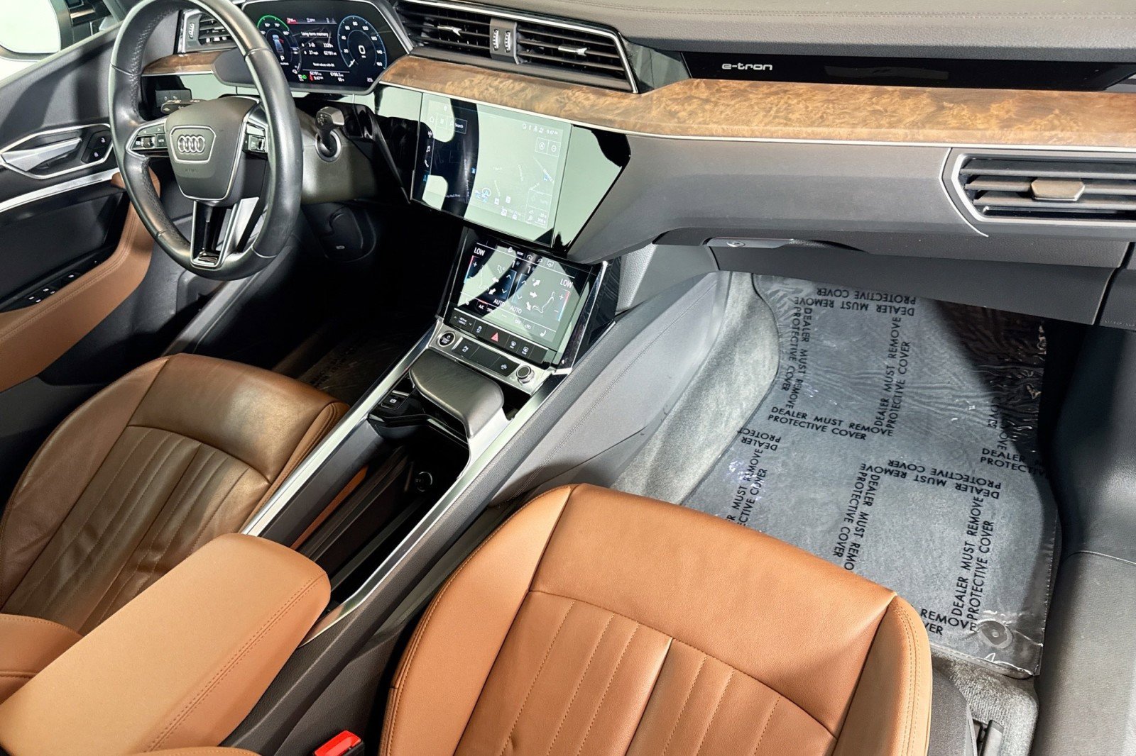 Used 2022 Audi e-tron Premium image 27