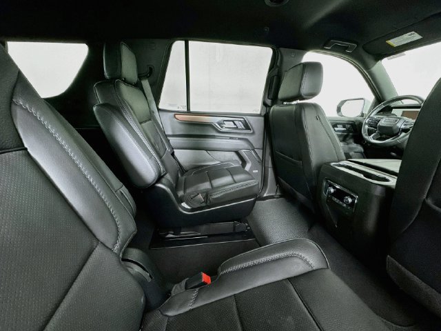 Used 2025 GMC Yukon Denali AWD/4WD image 23