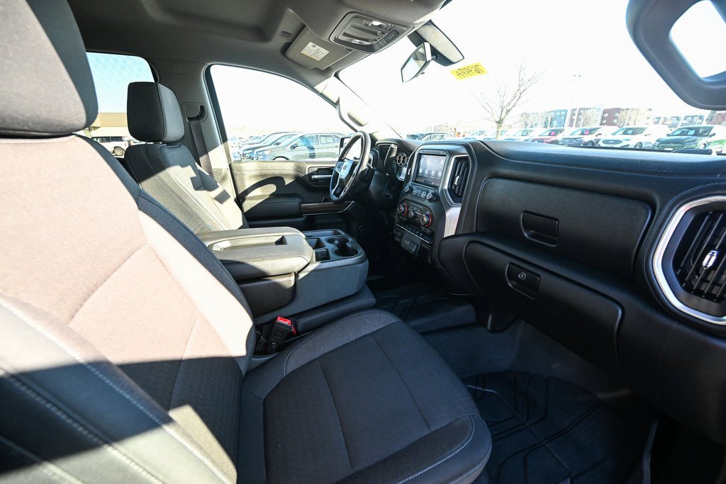 Used 2019 Chevrolet Silverado 1500 RST image 24