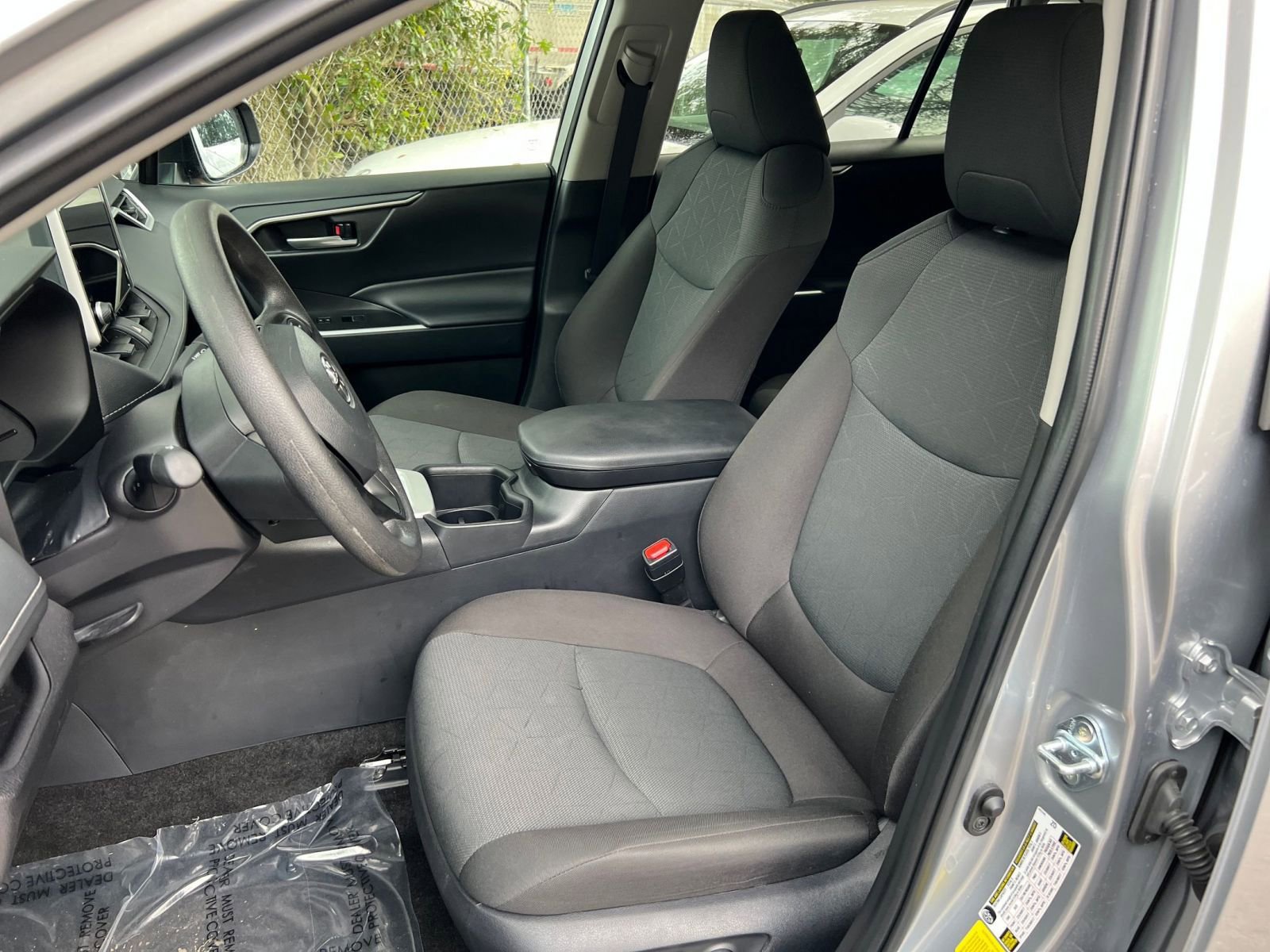 Used 2025 Toyota RAV4 XLE image 30