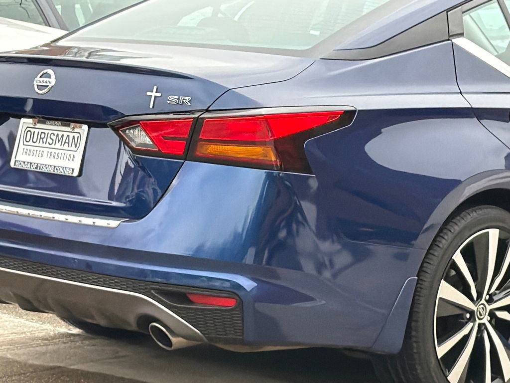 Used 2021 Nissan Altima 2.5 SR w/ SR Premium Package image 7