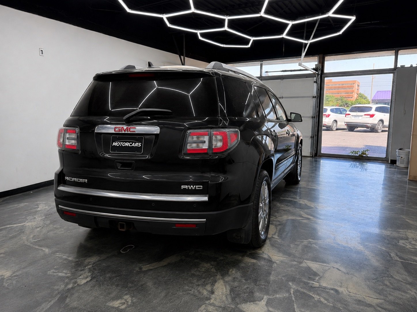Used 2017 GMC Acadia Limited SLT AWD/4WD image 3