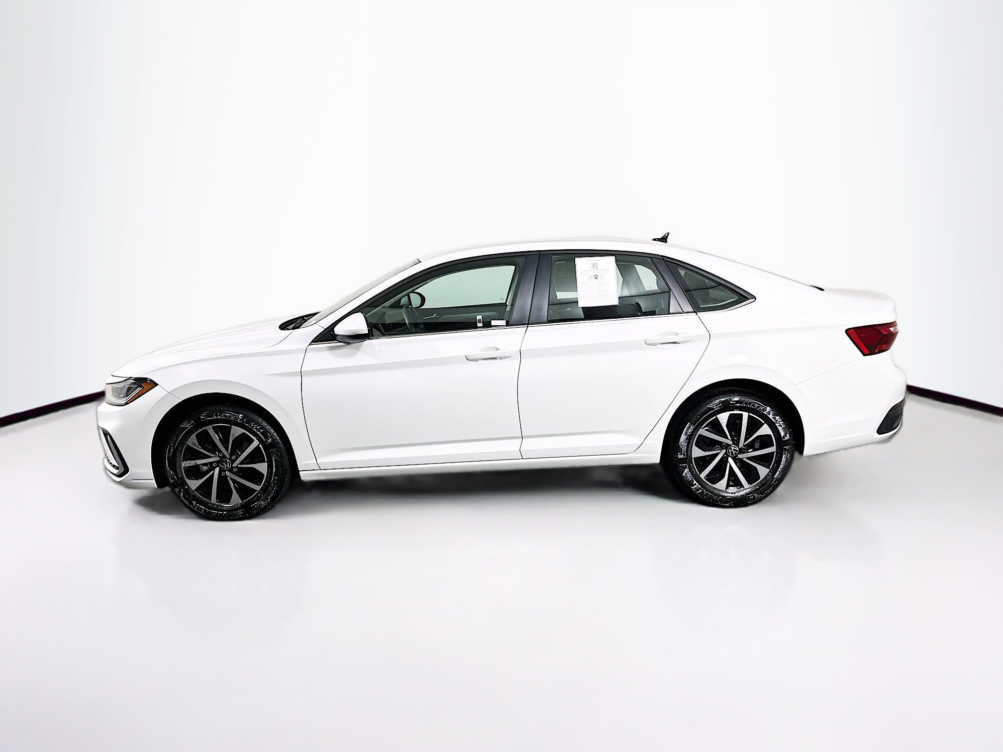 Used 2025 Volkswagen Jetta S image 4