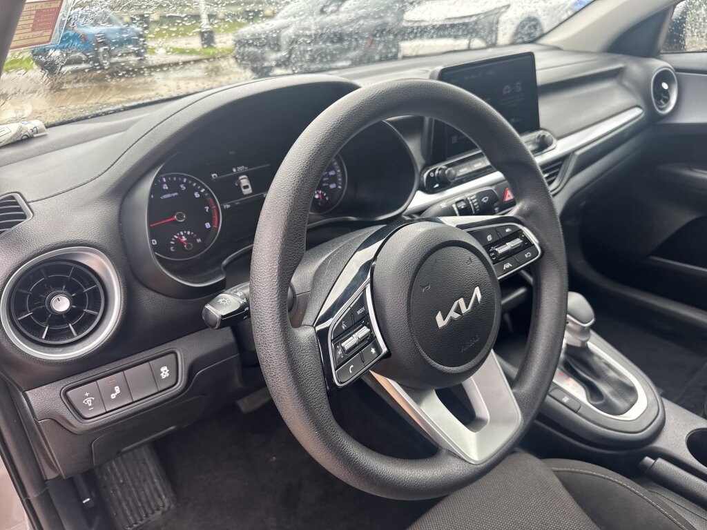 Certified 2024 Kia Forte LXS w/ LXS Technology Package FWD image 21