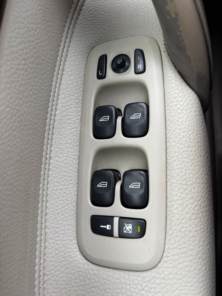 Used 2007 Volvo V70 2.4 image 15