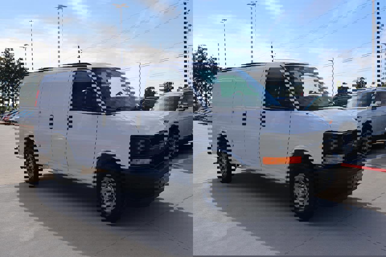 Used 2017 Chevrolet Express 2500 image 7