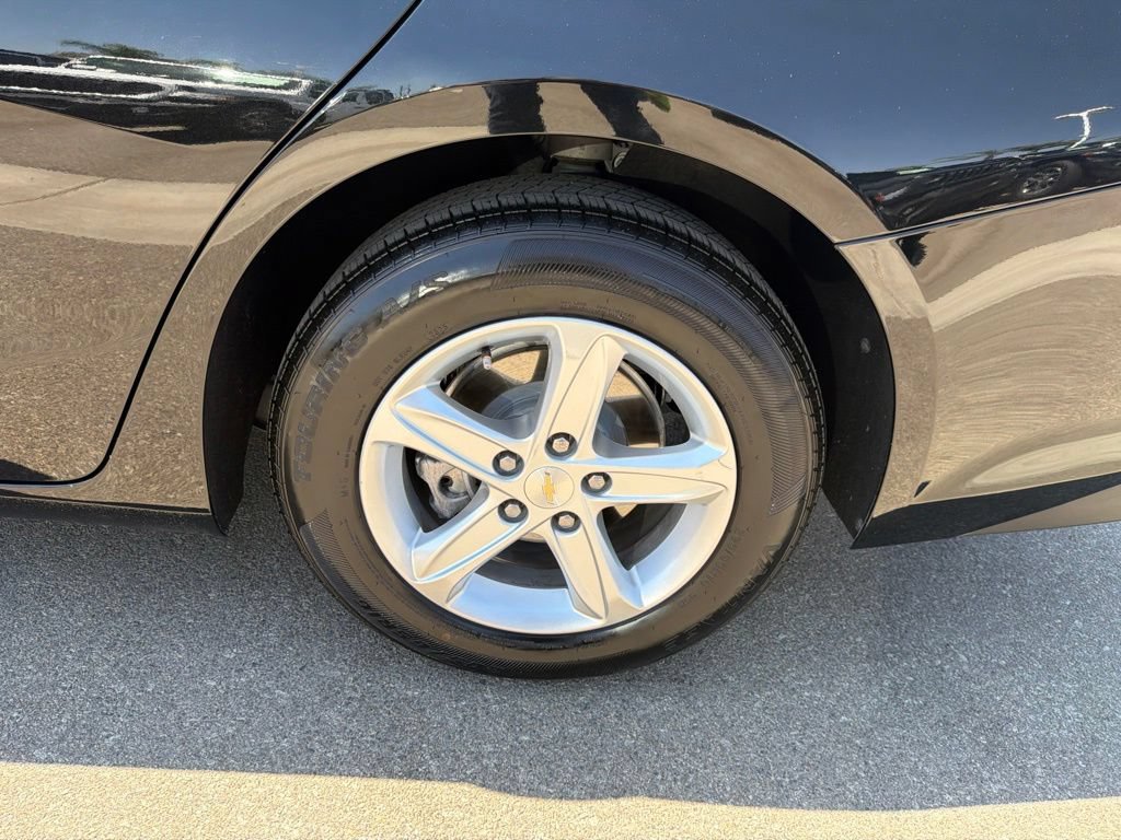 Used 2023 Chevrolet Malibu LT FWD image 14