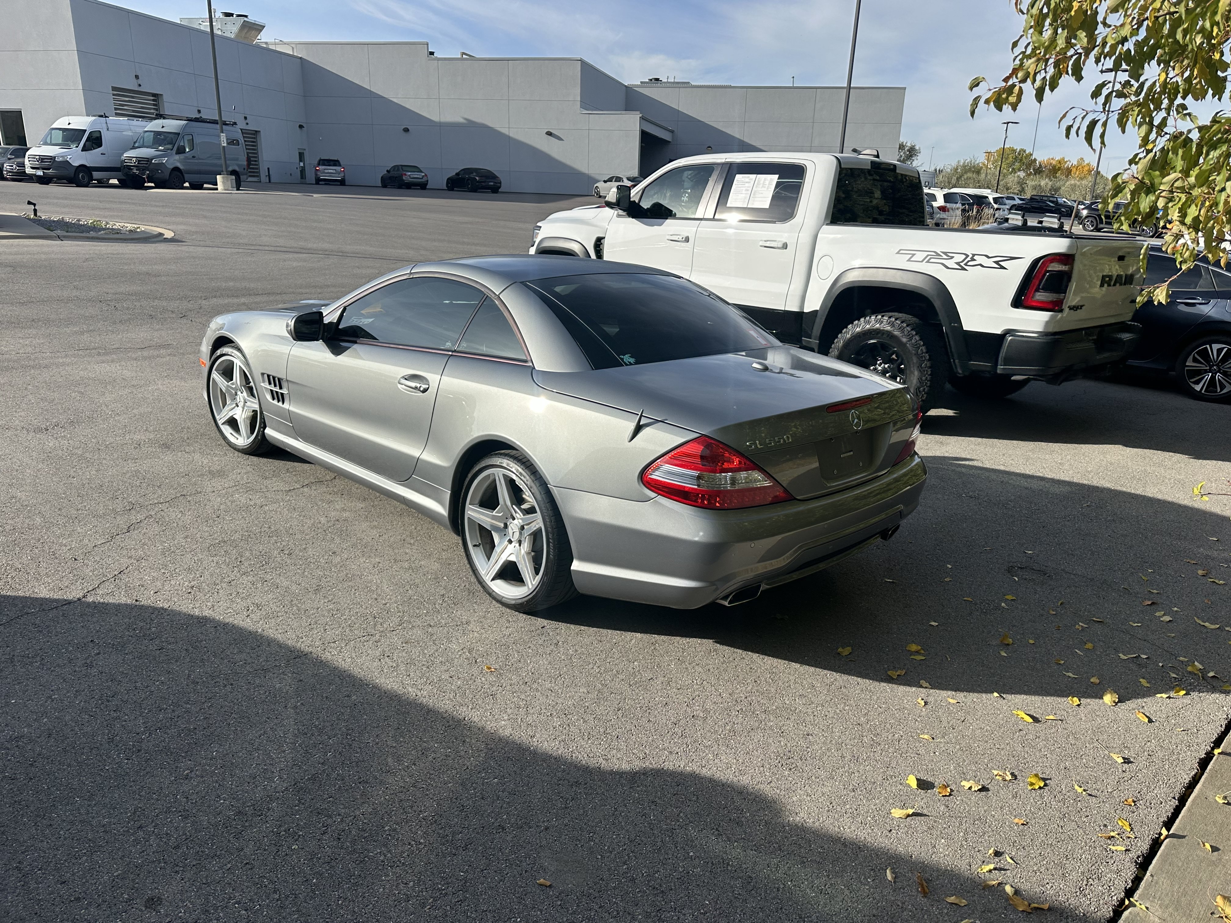 Used 2009 Mercedes-Benz SL 550 image 2