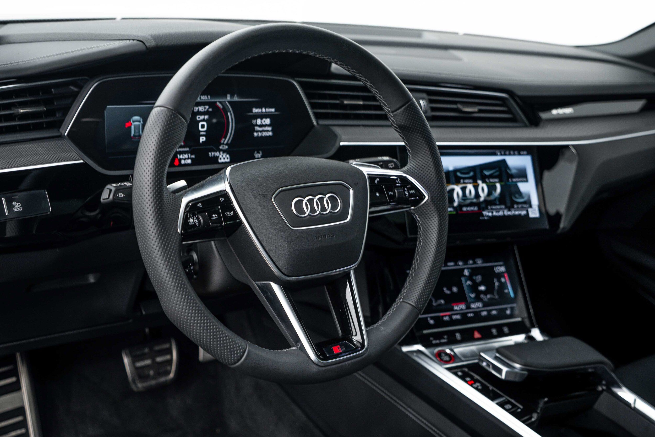 Certified 2024 Audi SQ8 e-tron Premium Plus w/ Black Optic Package AWD/4WD image 10