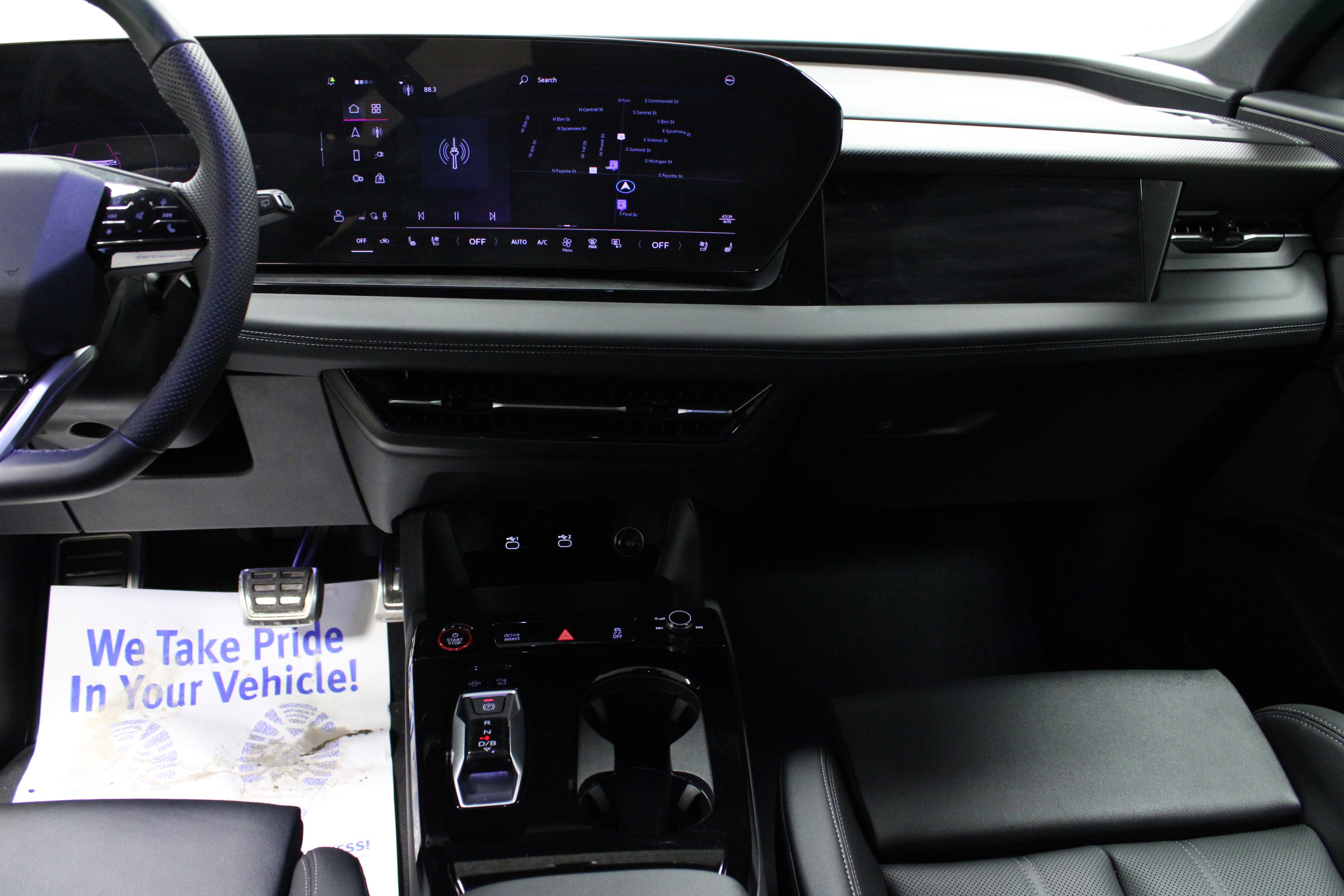 Used 2025 Audi SQ6 e-tron Prestige w/ 21" Black Optic Wheel Package AWD/4WD image 18