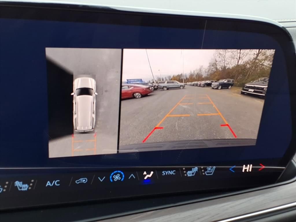 New 2026 Chevrolet Suburban Premier image 27