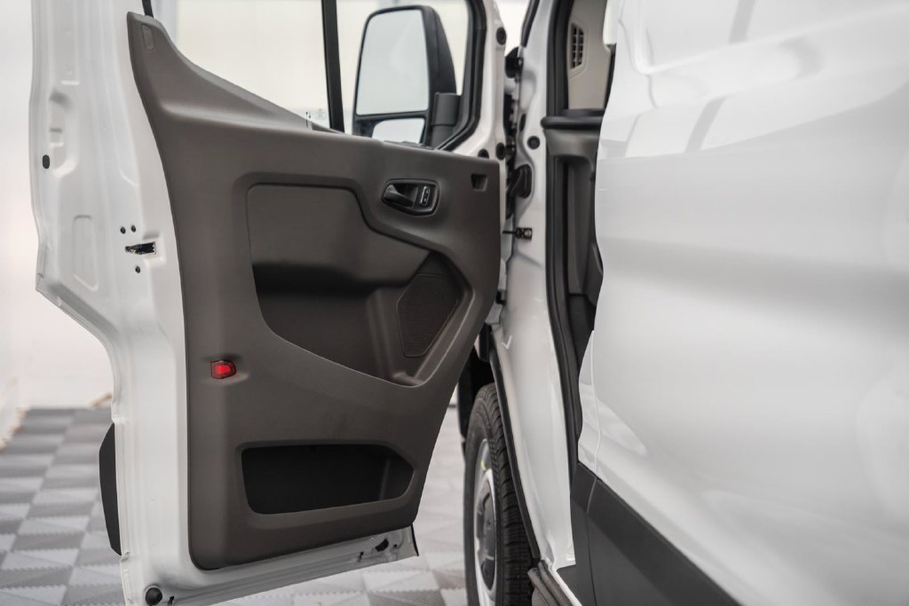 New 2026 Ford Transit 150 Low Roof w/ Load Area Protection Package RWD image 31