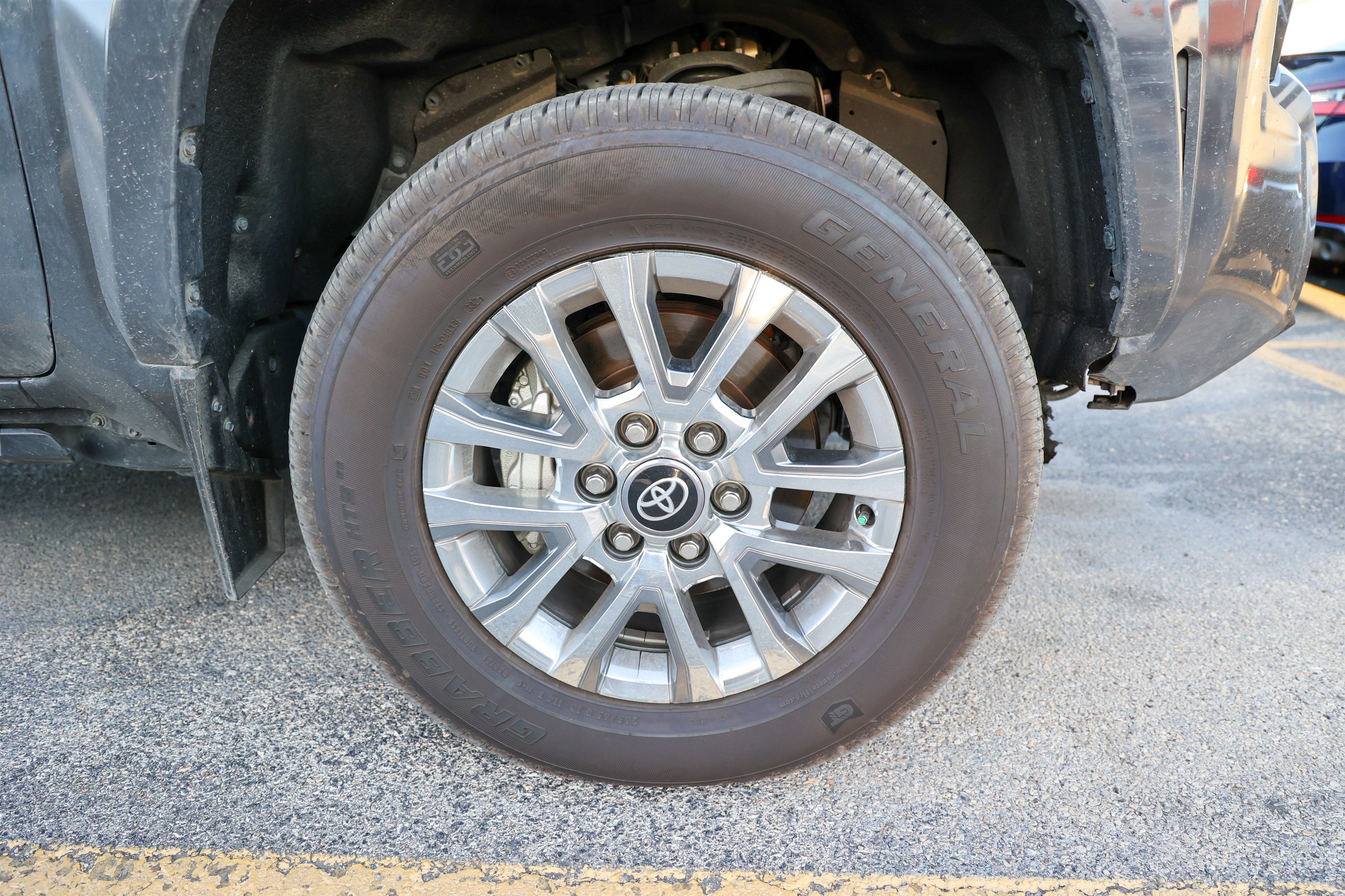 Certified 2025 Toyota Tacoma Limited AWD/4WD image 12
