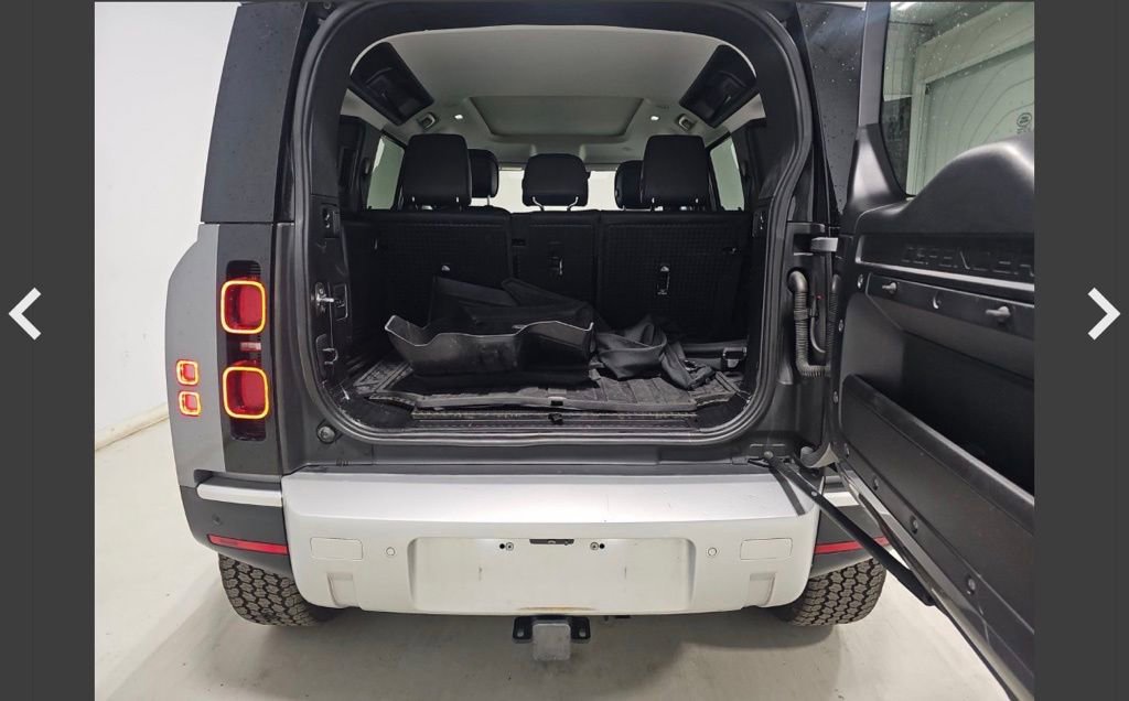 Used 2020 Land Rover Defender 110 SE AWD/4WD image 13
